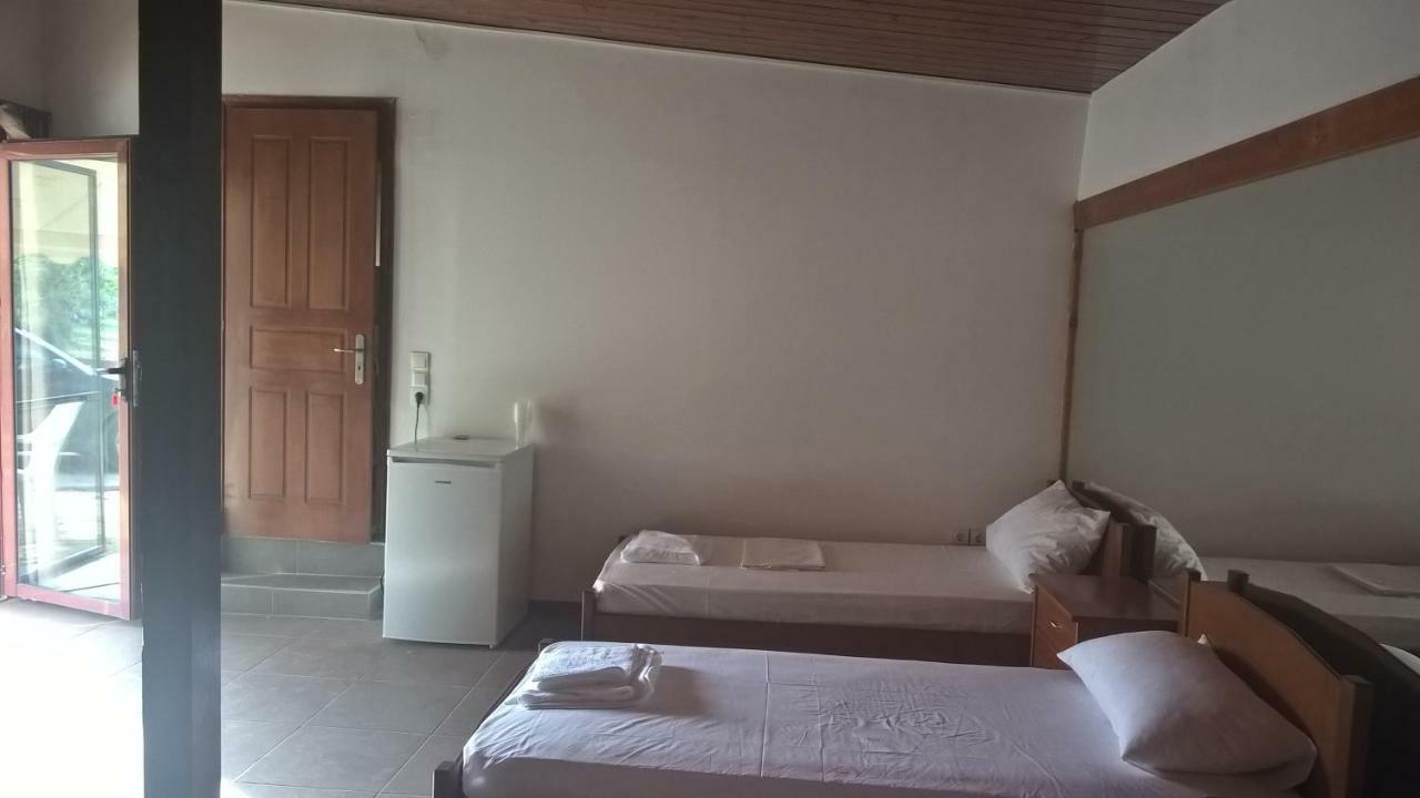 Molos Palairos Bagian luar foto